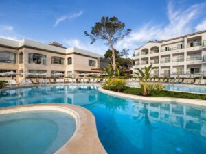 Buche jetzt deinen Traumurlaub im Viva Cala Mesquida Resort in  ➝ schon ab 1070 €!