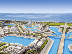 Buche jetzt deinen Traumurlaub im Wave Resort in  ➝ schon ab 771 €!