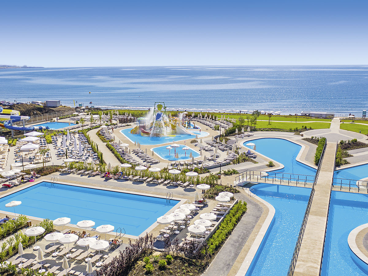Buche jetzt deinen Traumurlaub im Wave Resort in  ➝ schon ab 771 €!