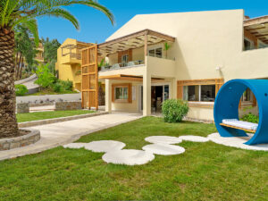 Buche jetzt deinen Traumurlaub im Zoe Trypiti Resort in  ➝ schon ab 659 €!