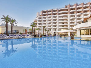 Buche jetzt deinen Traumurlaub im db San Antonio Hotel & Spa in  ➝ schon ab 537 €!