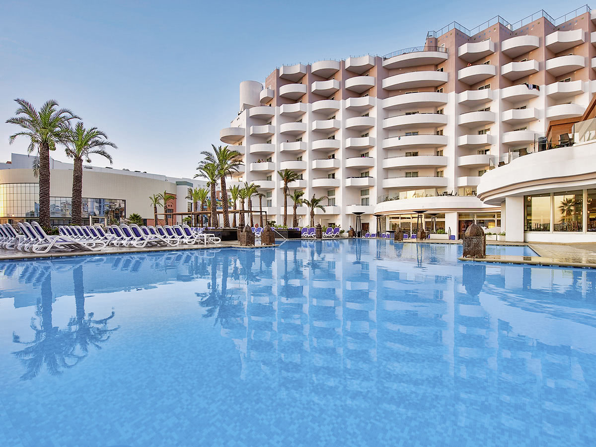 Buche jetzt deinen Traumurlaub im db San Antonio Hotel & Spa in  ➝ schon ab 537 €!